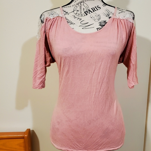 Sammy lace pink blouse - Picture 8 of 8